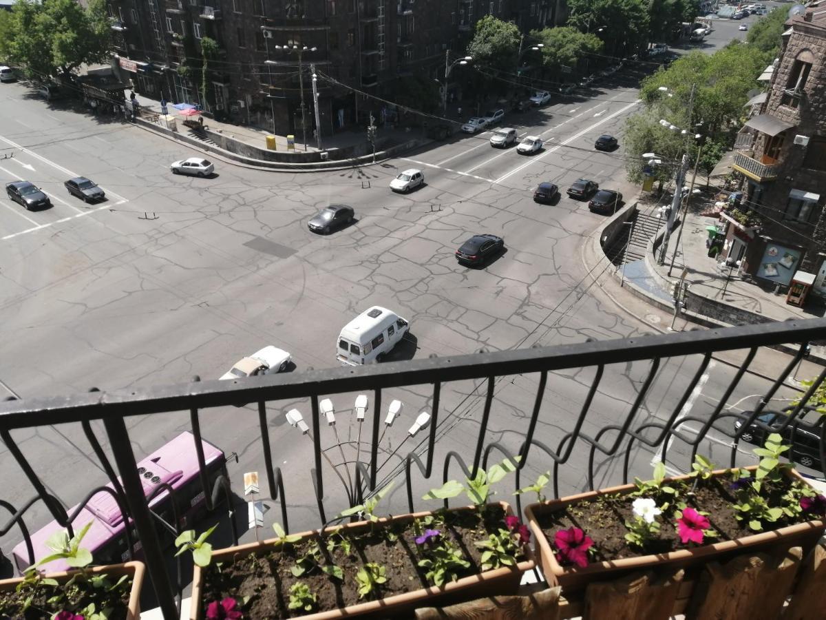 Yerevan-Sky With Terrace Exterior foto